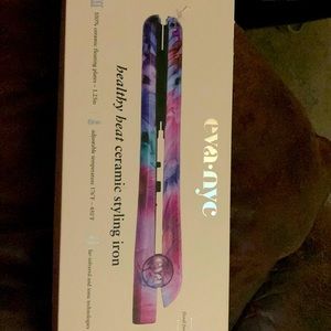 Brand new Eva NYC healthy heat ceramic flat iron.